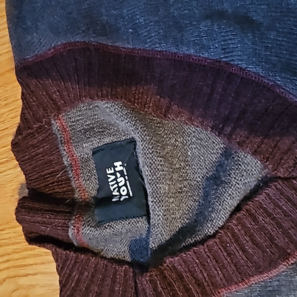 Sweaters. - Picture 6 of 7